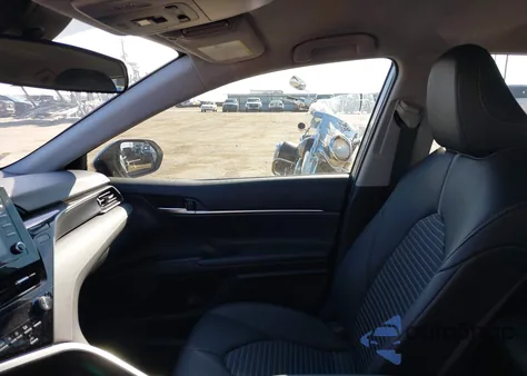 2022 Toyota Camry Se z USA, uszkodzony, nr VIN 4T1G11AK2NU642393